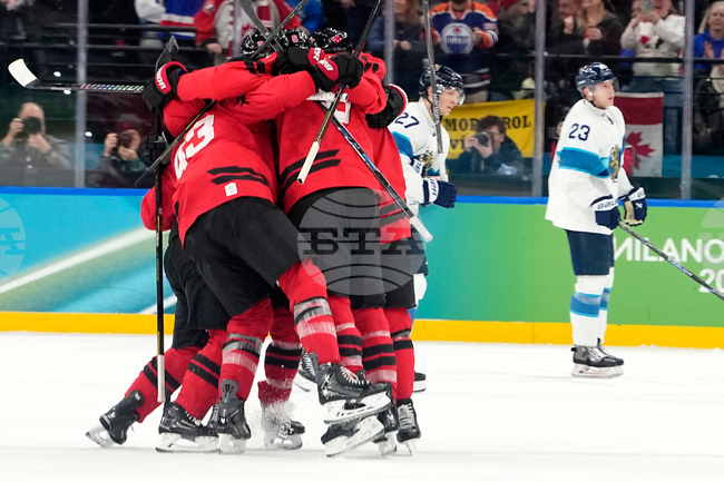 Нейтън Маккинън вкара в последната минута и Канада победи Финландия в първия полуфинал на хокейния турнир за мъже в Милано-Кортина 2026