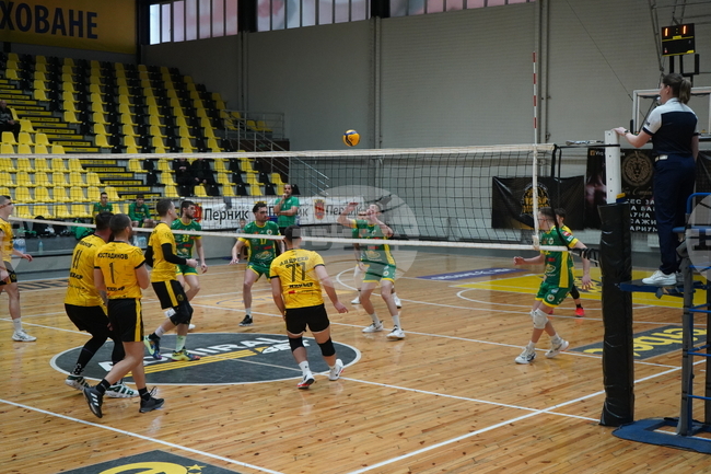 Волейболният Добруджа 07 успя да надиграе Миньор в напрегнат мач и червени картони за двата отбора