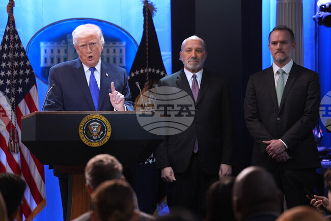 Тръмп обяви, че ще наложи "10% глобални мита"