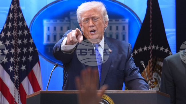 Тръмп заяви, че ще наложи глобални мита от 10%, след като загуби делото във Върховния съд