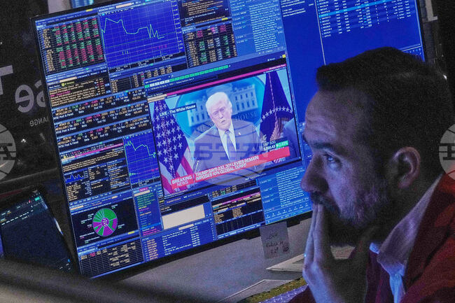 Със загуби започна търговията на Уолстрийт след подновената несигурност за митата