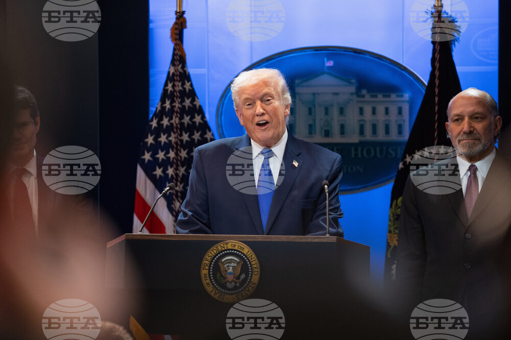 Доналд Тръмп заяви, че военните операции в Иран "изпреварват графика" и че досега са били убити 48 ирански лидери