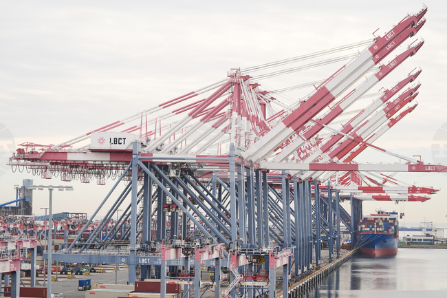 Цените на вноса в САЩ нараснаха с 1,3 на сто през февруари – най-голямото увеличение от 2022 г. 