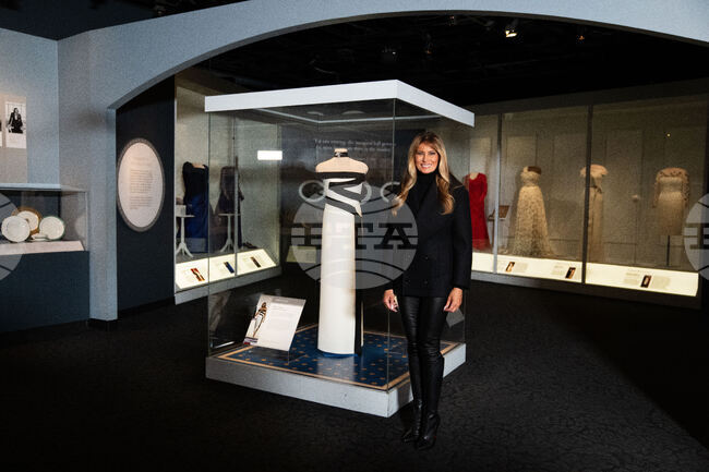 Мелания Тръмп дари бална рокля на Националния музей за американска история