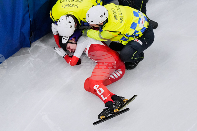Полякинята Камила Селиер заяви, че се справя добре след порязването на лицето, което получи в четвъртфиналите на 1500 метра шорттрек на Игрите