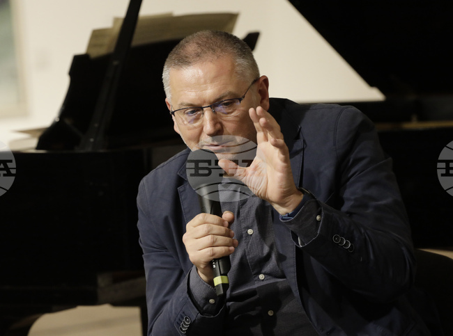 Премиера на книгата "За радостта от езика"