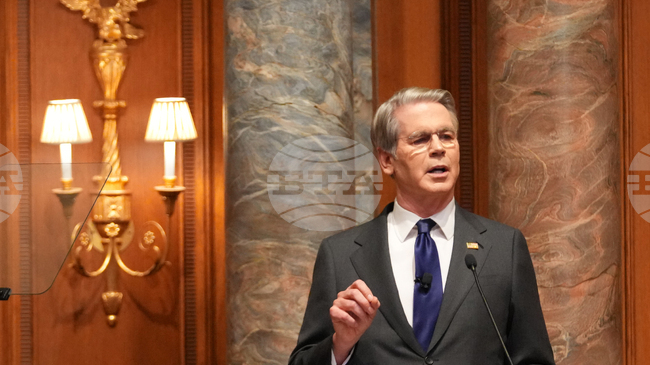 Върховният съд на САЩ отне предимството на президента Доналд Тръмп с решението си за митата, заяви министърът на финансите на САЩ Скот Бесънт