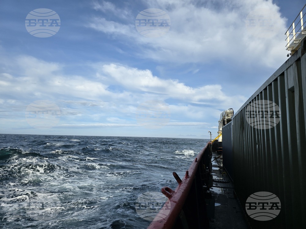 Научноизследователския кораб "Св. св. Кирил и Методий" отплава от аржентинския залив Баия Буен Сусесо