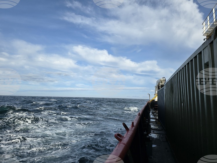 RSV 421 Departs from Bahia Buen Suceso