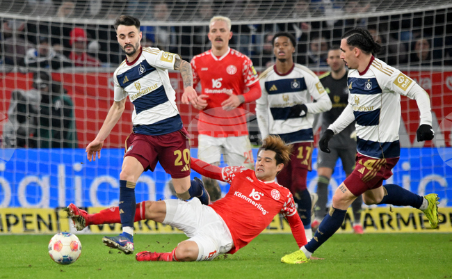 Майнц 05 и Хамбургер ШФ не излъчиха победител в първия мач от 23-ия кръг на Бундеслигата