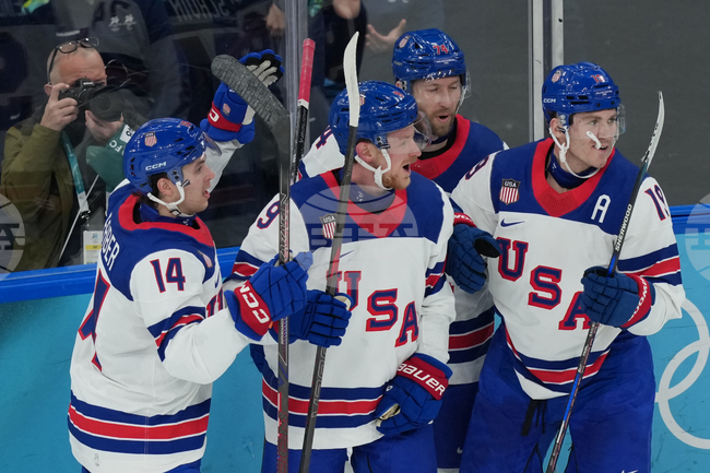 Отборът на САЩ не остави шансове на Словакия и ще играе с Канада за олимпийската титла по хокей на лед 