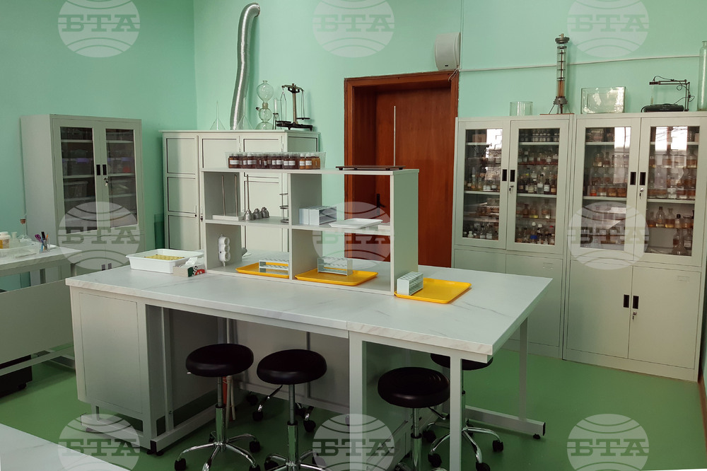 STEM център по природни науки ще бъде открит в Природо-математическата гимназия в Сливен