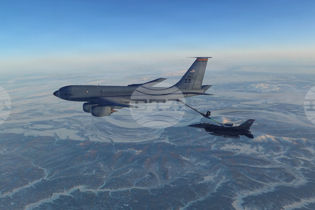 Четирима американски военнослужещи загинаха при разбиване на самолет цистерна в Западен Ирак