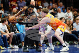 Cavaliers Hornets Basketball