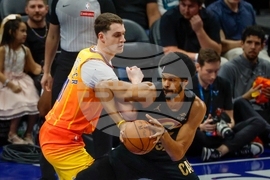 Cavaliers Hornets Basketball