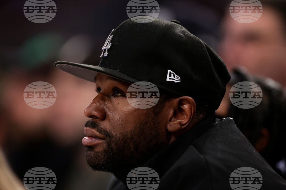 Mayweather Returns Boxing