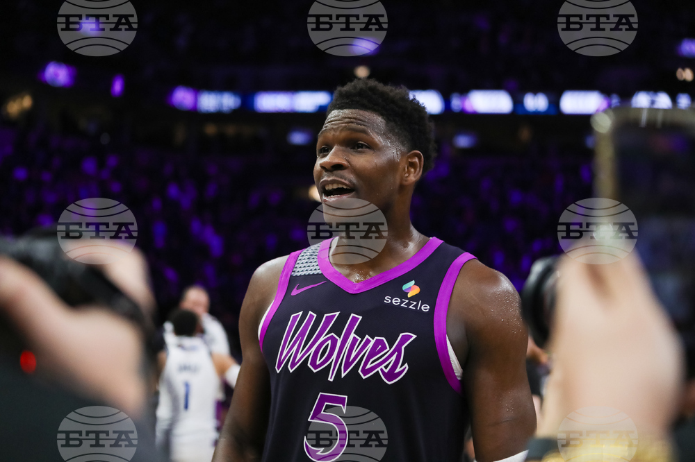 Антъни Едуардс беше глобен от НБА с 25 хиляди долара за хвърляне на топка към трибуните