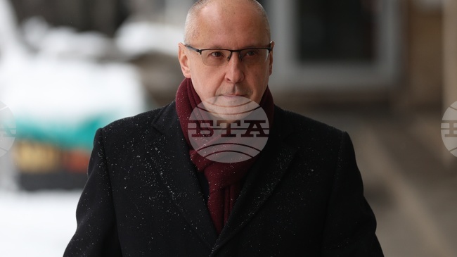 БСП е заплашена смъртоносно от това да не попадне в парламента, смята Сергей Станишев 