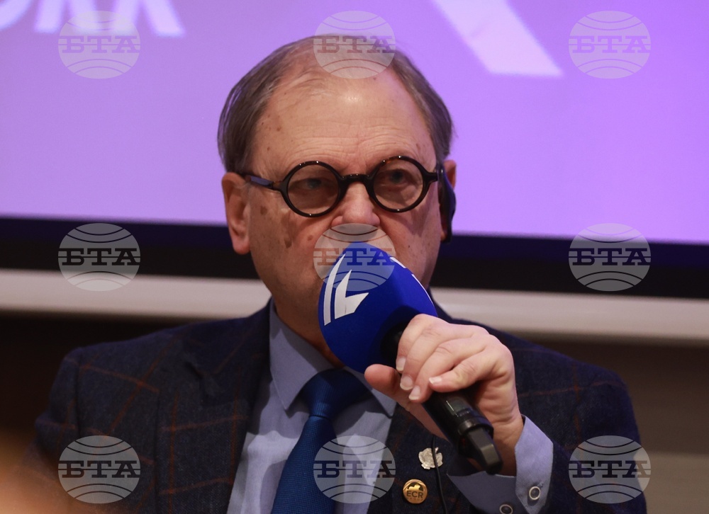 Международна конференция - „Проблеми и трудности пред суверенните държави в Европа“ - Първи панел - „Миграция и внос на работна ръка“