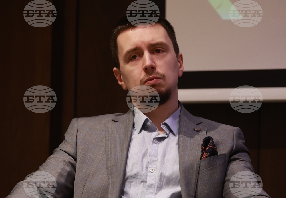 Международна конференция - „Проблеми и трудности пред суверенните държави в Европа“ - Първи панел - „Миграция и внос на работна ръка“