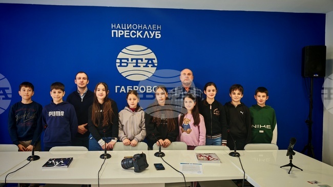 Ученици посетиха Националния пресклуб на БТА в Габрово и се запознаха с историята и работата на Агенцията