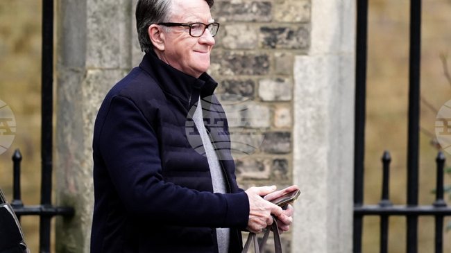 Бившият британски посланик в САЩ Питър Манделсън бе освободен под гаранция