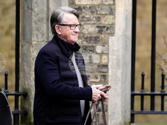 Бившият британски посланик в САЩ Питър Манделсън бе освободен под гаранция