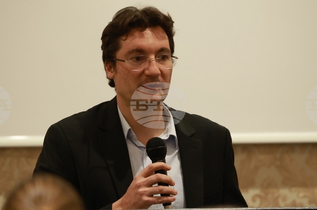 BSP Leader: Bulgarian Society Lives with Sense of Having No Alternative 