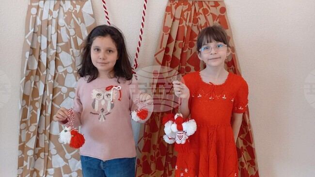 Работилница за мартеници се проведе днес в българското неделно училище „Св. Св. Кирил и Методий“ в Истанбул