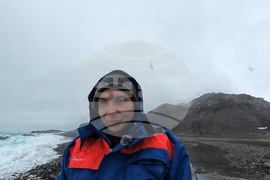 Антарктида - 34-та българска антарктическа експедиция - научноизследователски кораб „Св. св. Кирил и Методий“ - българска антарктическа база „Св. Климент Охридски“ - логистичен екип - жени