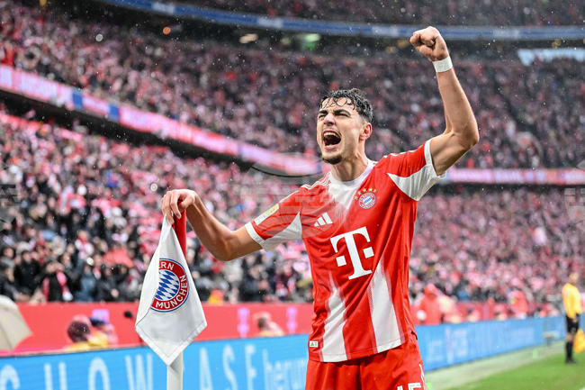 Ръководството на Байерн Мюнхен изрази опасения относно присъединяването на халфа Александър Павлович към германския национален отбор следващата седмица