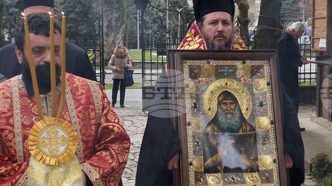 В Кюстендил бе посрещната икона със светите мощи на свети Гавриил Ургебадзе