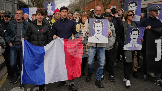 При засилени мерки за сигурност започна възпоменателно шествие в Лион след убийството на младия крайнодесен активист Кантен Дьоранк