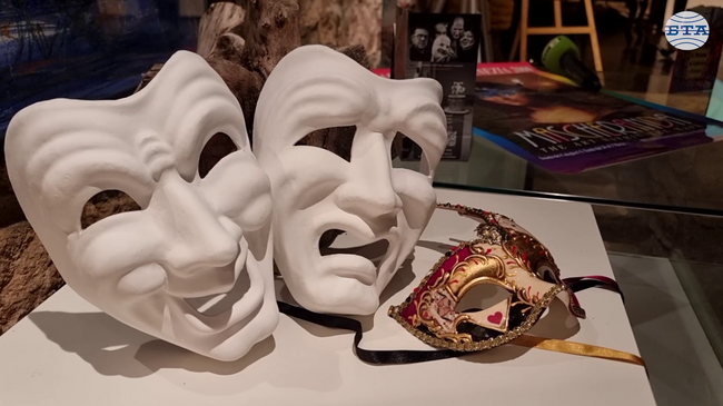 Италиански традиции чрез символиката и историята на Венецианския карнавал показват в „Двореца“ в Балчик