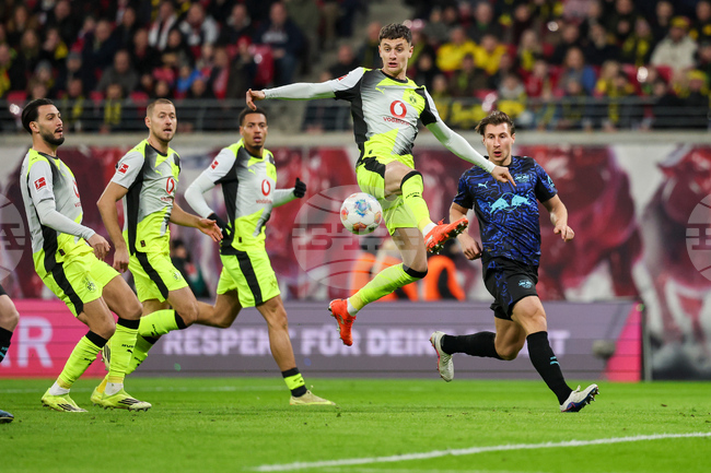 РБ Лайпциг и Борусия (Дортмунд) завършиха наравно в дербито на 23-ия кръг на Бундеслигата, гостите вкараха в добавеното време