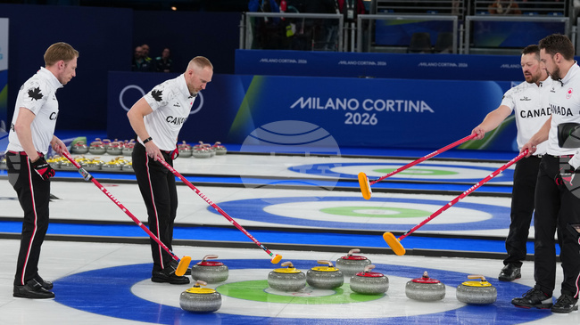 Канада спечели първата си олимпийска титла по кърлинг за мъже от 12 години след драматична победа над Великобритания на финала в Кортина
