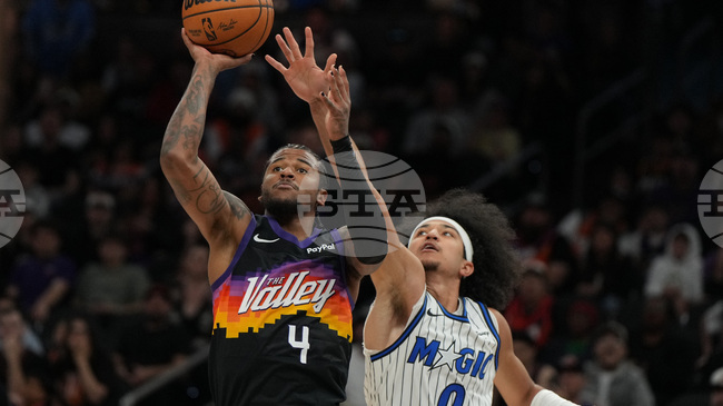 Отборът на Финикс се наложи над Орландо след продължение в мач от редовния сезон на НБА