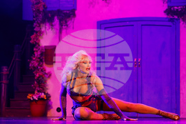 AHF’s ‘Ohh Mamma!’ Burlesque Blows into Chicago with Safer Sex Messaging