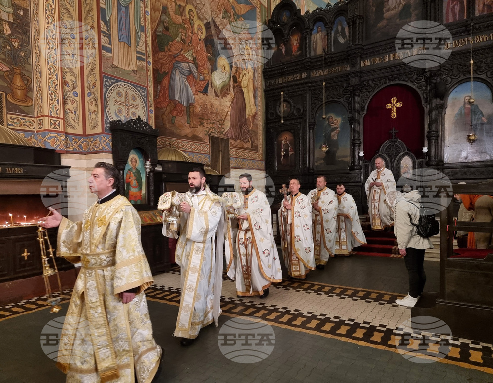 Варна - Неделя Сиропустна - Божествена света литургия