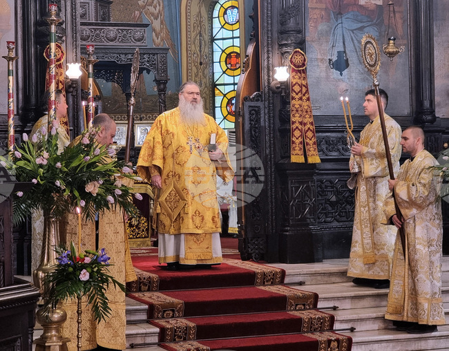 Християнинът е този, който трябва да прости непростимото, каза Варненският митрополит Йоан в литургията на Неделя сиропустна