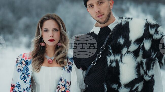 Женски фолклорен хор и кавал звучат в новата песен на Роби