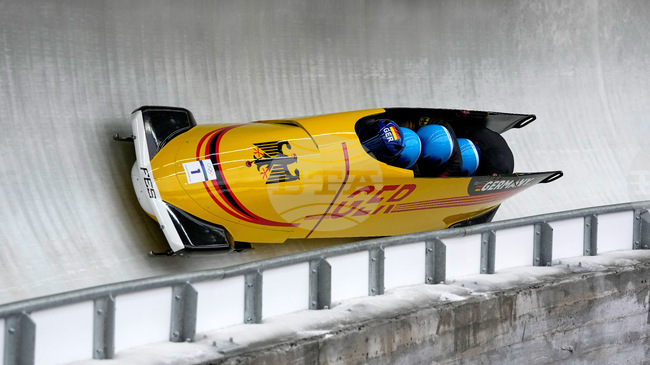 Йоханес Лохнер спечели първата си олимпийска титла по бобслей за четворки, Германия стигна до двойна победа