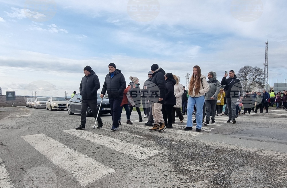 Елхово - акция - блокиран път I-7