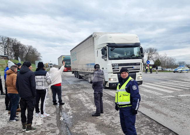 Елхово - път I-7 - възстановено движение
