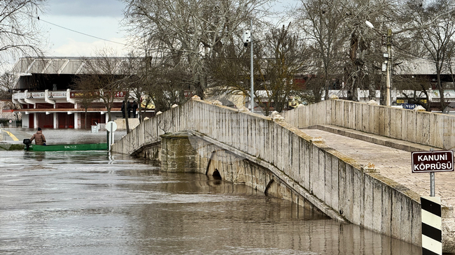 Отново наводнения край Одрин поради повишаването на оттока на реките Марица и Тунджа; червен код за опасност от наводнения край река Тунджа