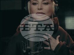  Ваня Щерева представя новата си песен „Ти да си добре“ в дует с Добс, снимка – екип Ваня Щерева