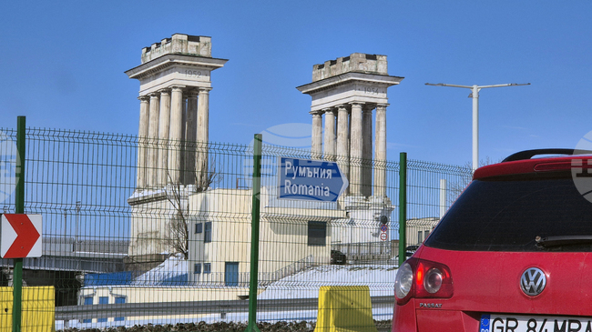 Трафикът на граничните преходи и пунктове със съседните държави е нормален, съобщи „Гранична полиция“