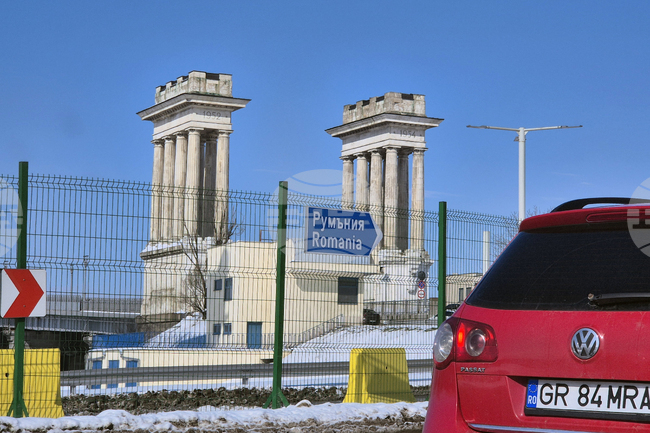 Трафикът на граничните преходи и пунктове със съседните държави е нормален, съобщи „Гранична полиция“