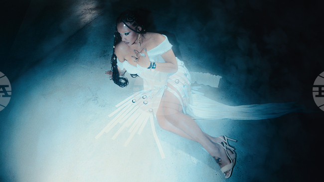 Прея за новата си песен: Тук съм по-уязвима, отколкото си позволявам да бъда обикновено