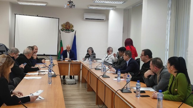 Политическите сили в Ямбол постигнаха съгласие за председател и секретар на Районната избирателна комисия